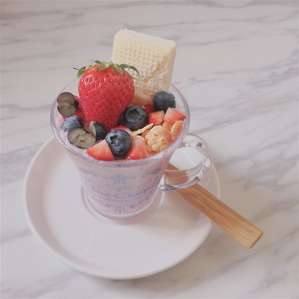 莓果燕麦酸奶杯