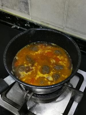 快手番茄牛肉丸汤的做法 步骤7