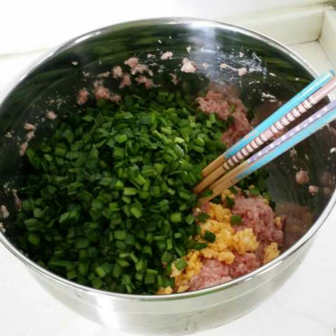 韭菜猪肉饺子(最简单最好吃又最多汁的饺子)