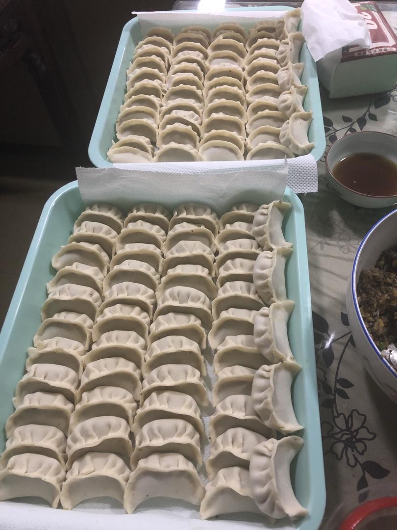 韭菜猪肉饺子(最简单最好吃又最多汁的饺子)