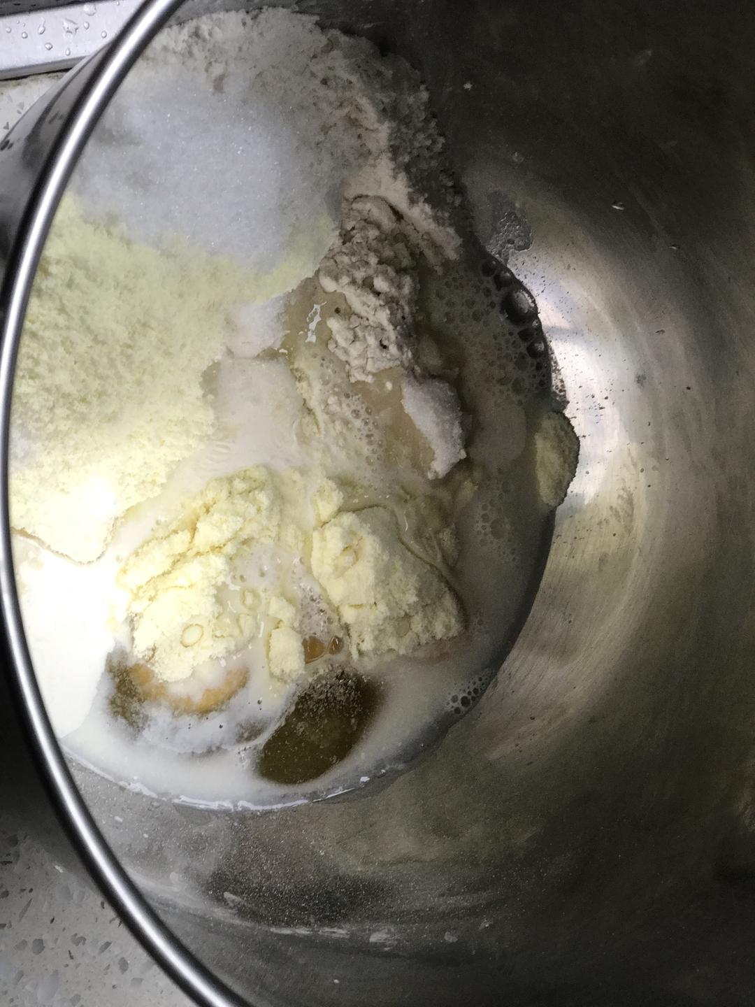 纯奶手撕吐司的做法 步骤1