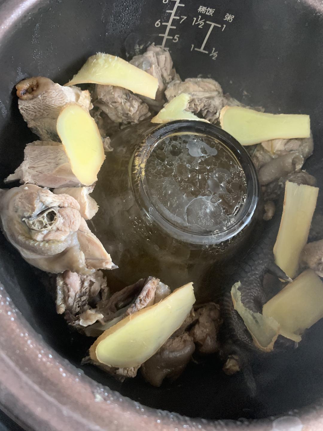 电饭锅版无水无油鸡汤