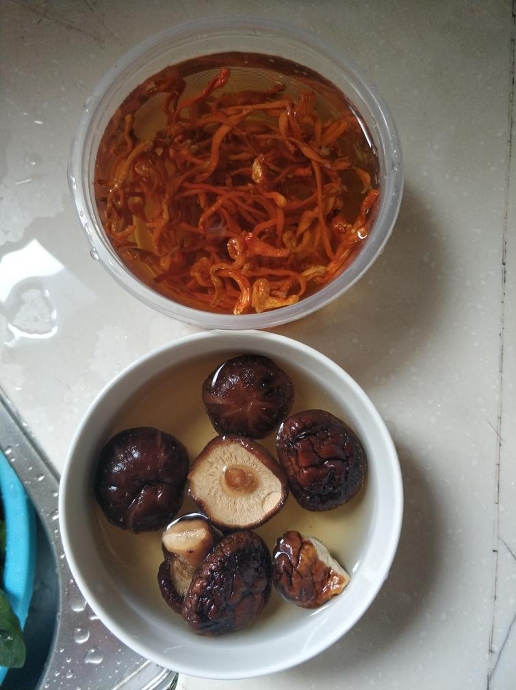 虫草花冬菇蒸鸡的做法步骤图 怎么做好吃 卡拉小姐 下厨房