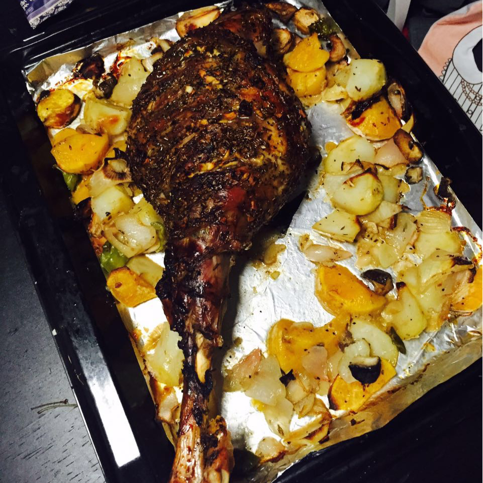 孜然蒜香烤羊腿