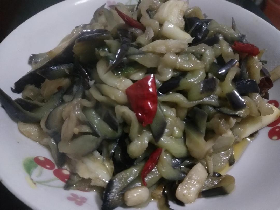 清爽少油又入味的家常炒茄子