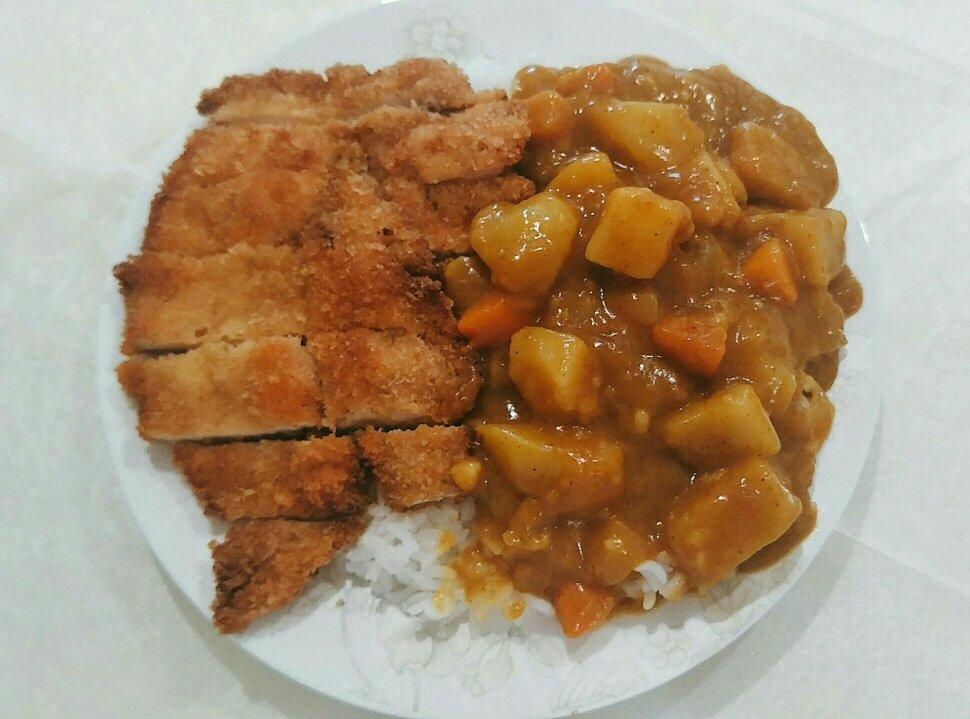 炸鸡排咖喱饭