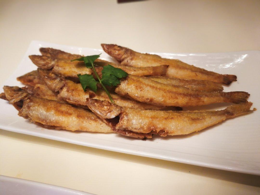香煎多春鱼