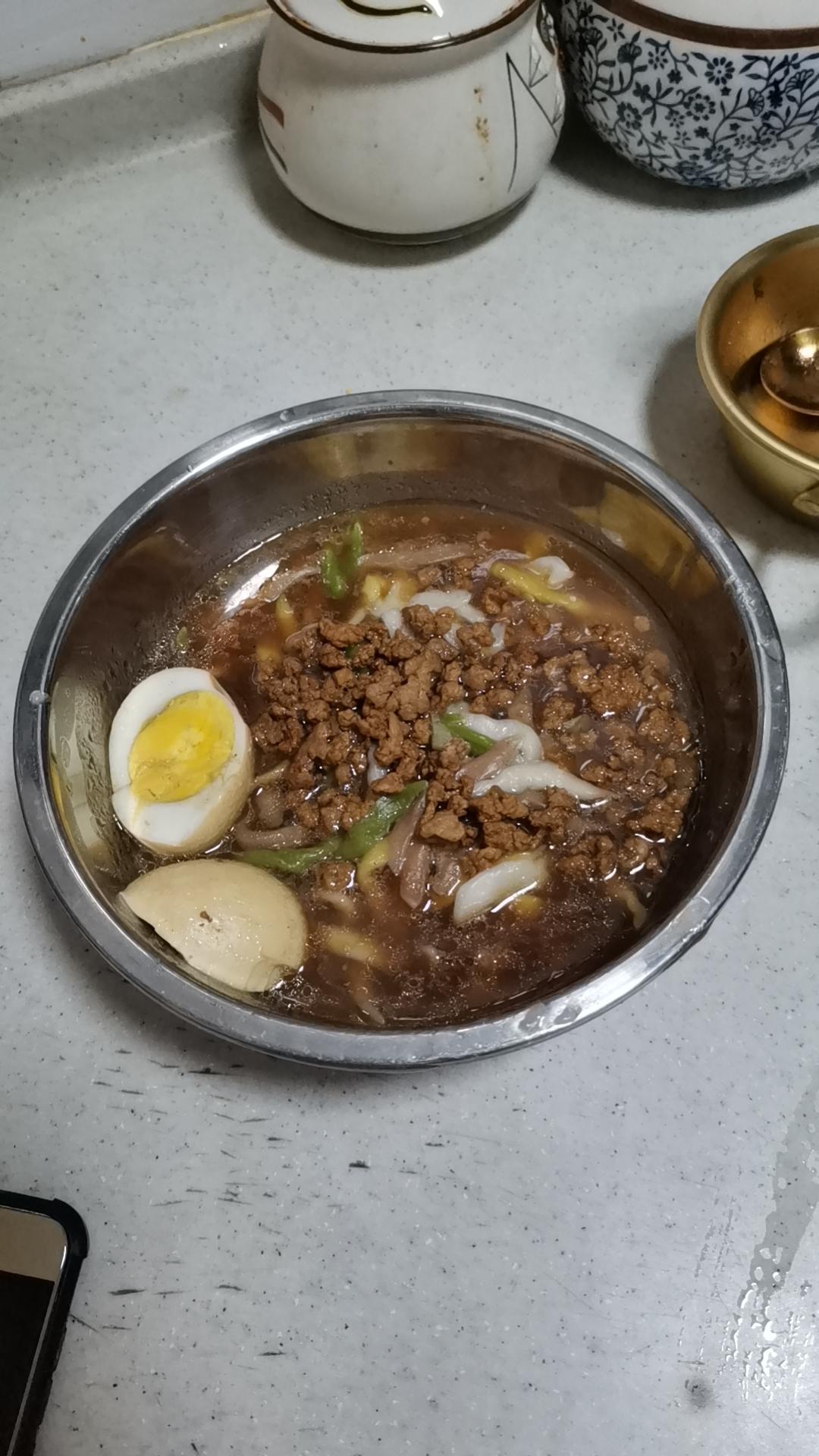 饭店版清汤肉臊子面