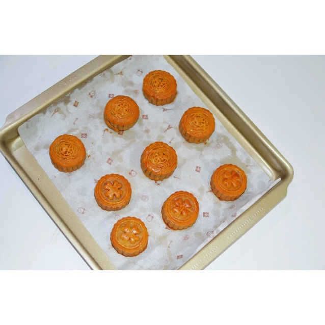 广式月饼——蛋黄莲蓉月饼