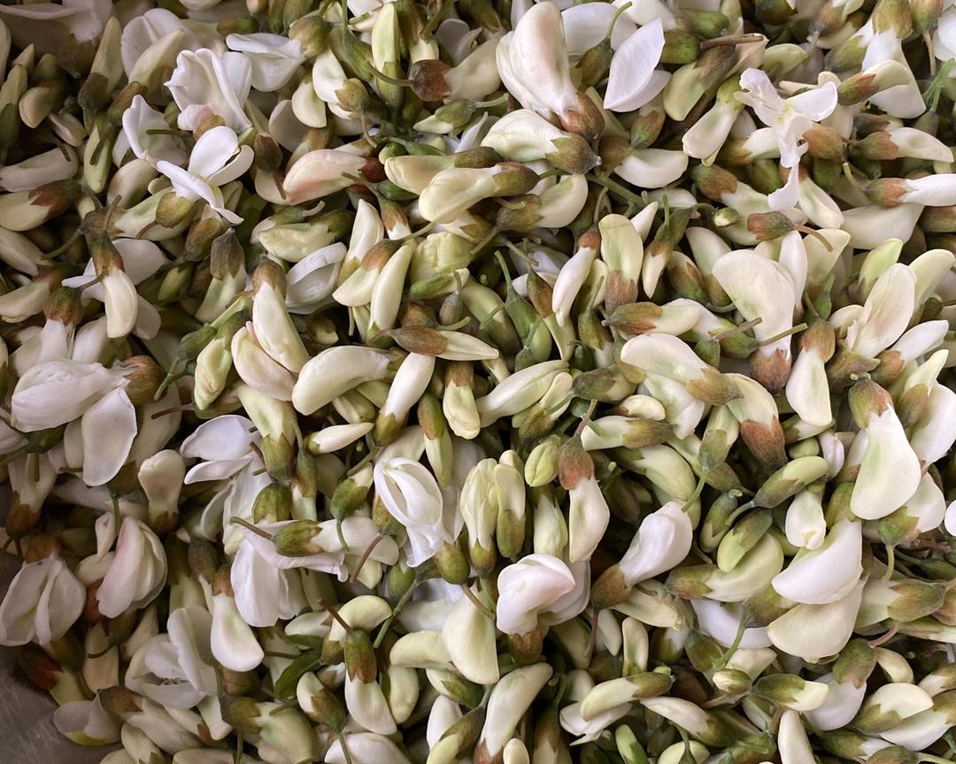 春天时令——超级简单槐花饼的做法