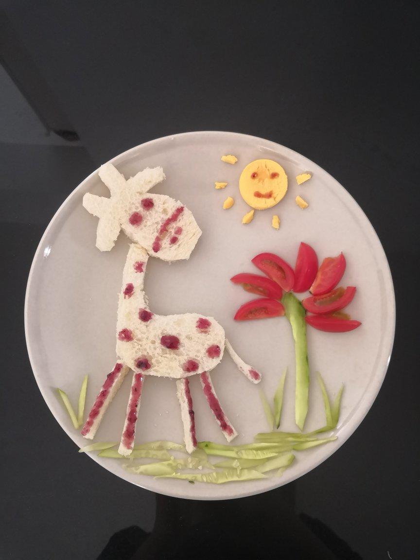 创意趣味儿童餐—长颈鹿的回眸（自制吐司版）