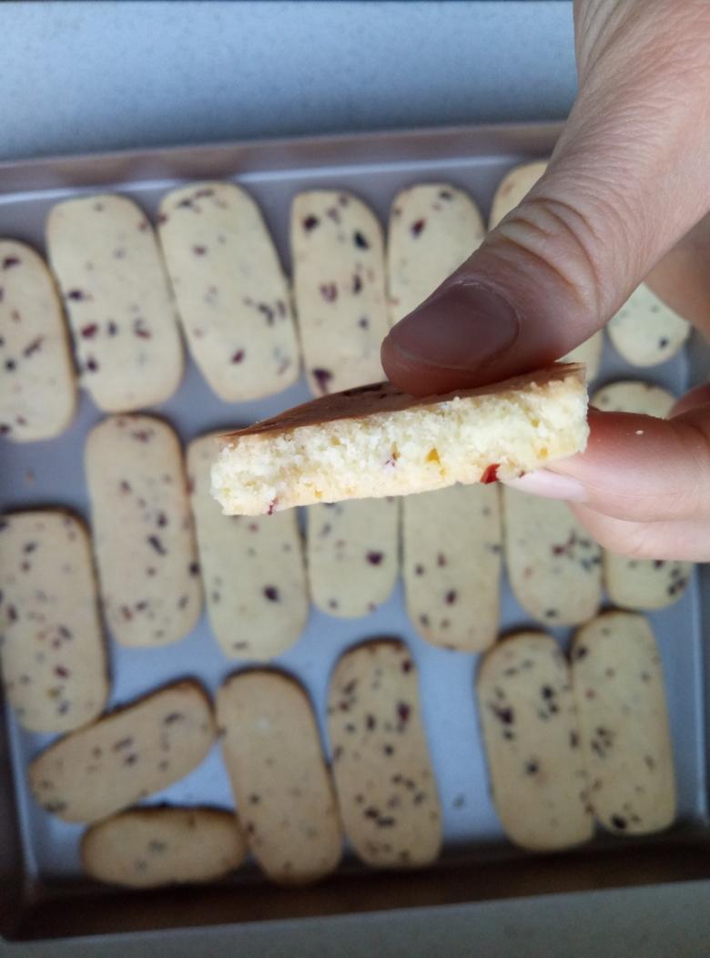 酥酥的蔓越莓饼干的做法
