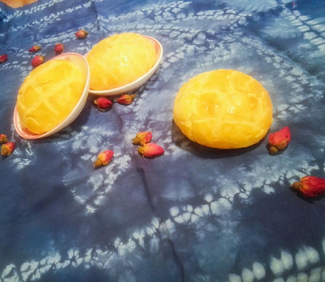 好吃到炸裂的港式菠萝包（附带制作酥皮的小视频）