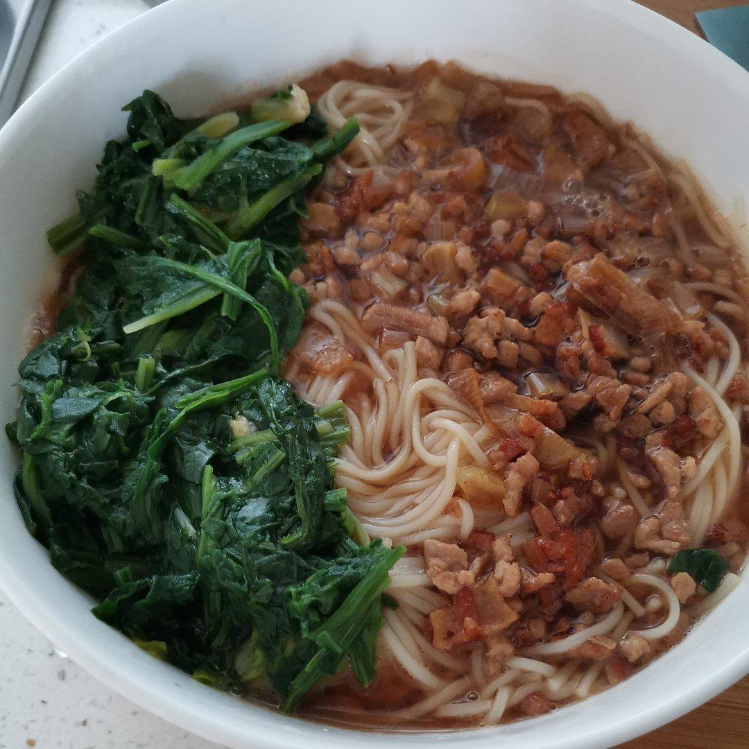 十分钟就能吃到的肉臊子面