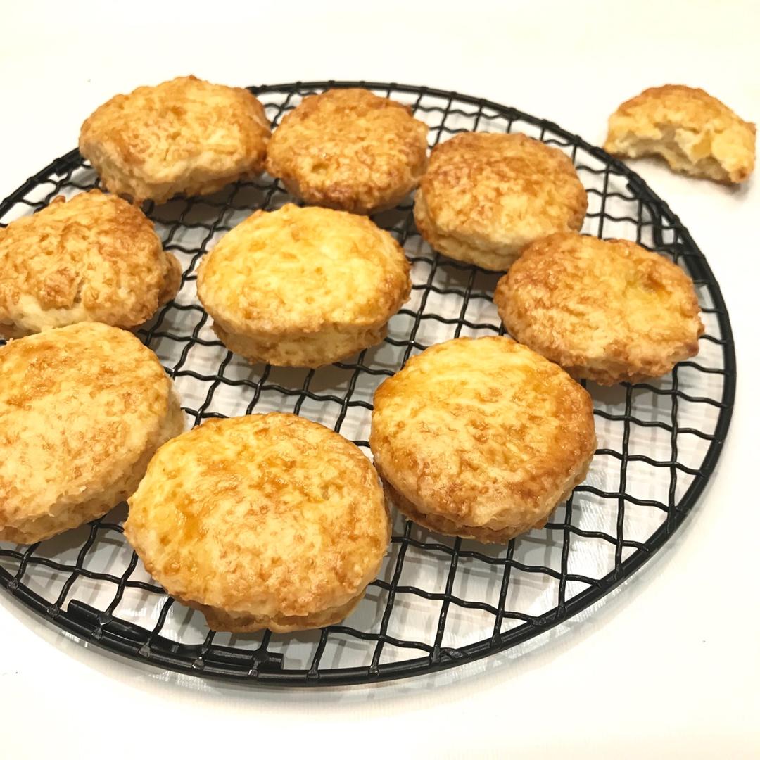 【视频】3分钟 奶油司康Scone(可能是世界上最快手的司康) 消耗淡奶油～