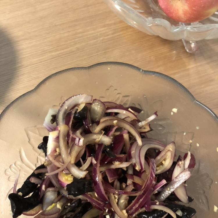 凉拌洋葱木耳