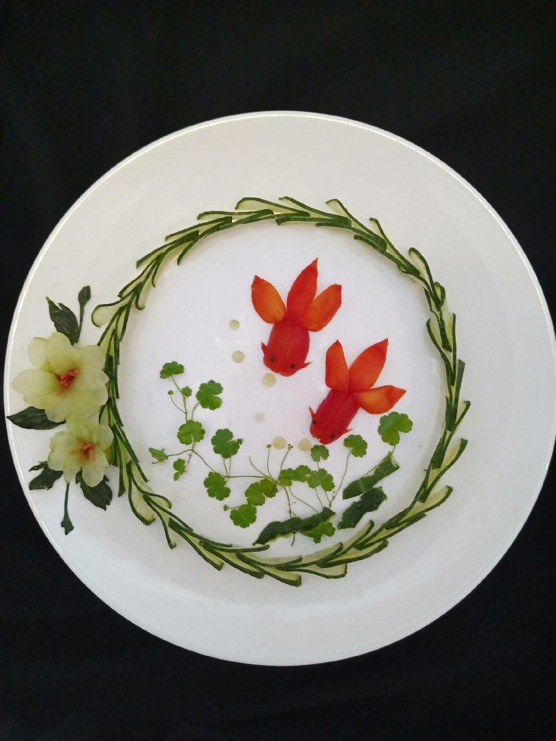 z冬之雪做的圣女果金鱼(创意小盘饰の八)