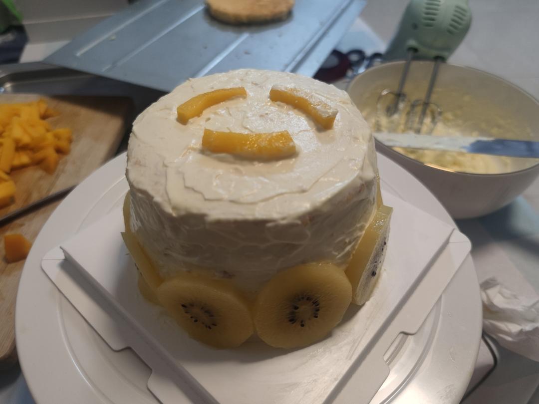 奶油草莓水果生日蛋糕（附戚风蛋糕 奶油打发教程）