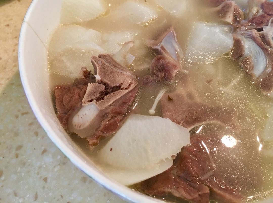 下面条超好吃的牛蝎子白萝卜汤
