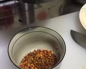 解馋就在这一碗：油泼辣子炒面的做法 步骤5