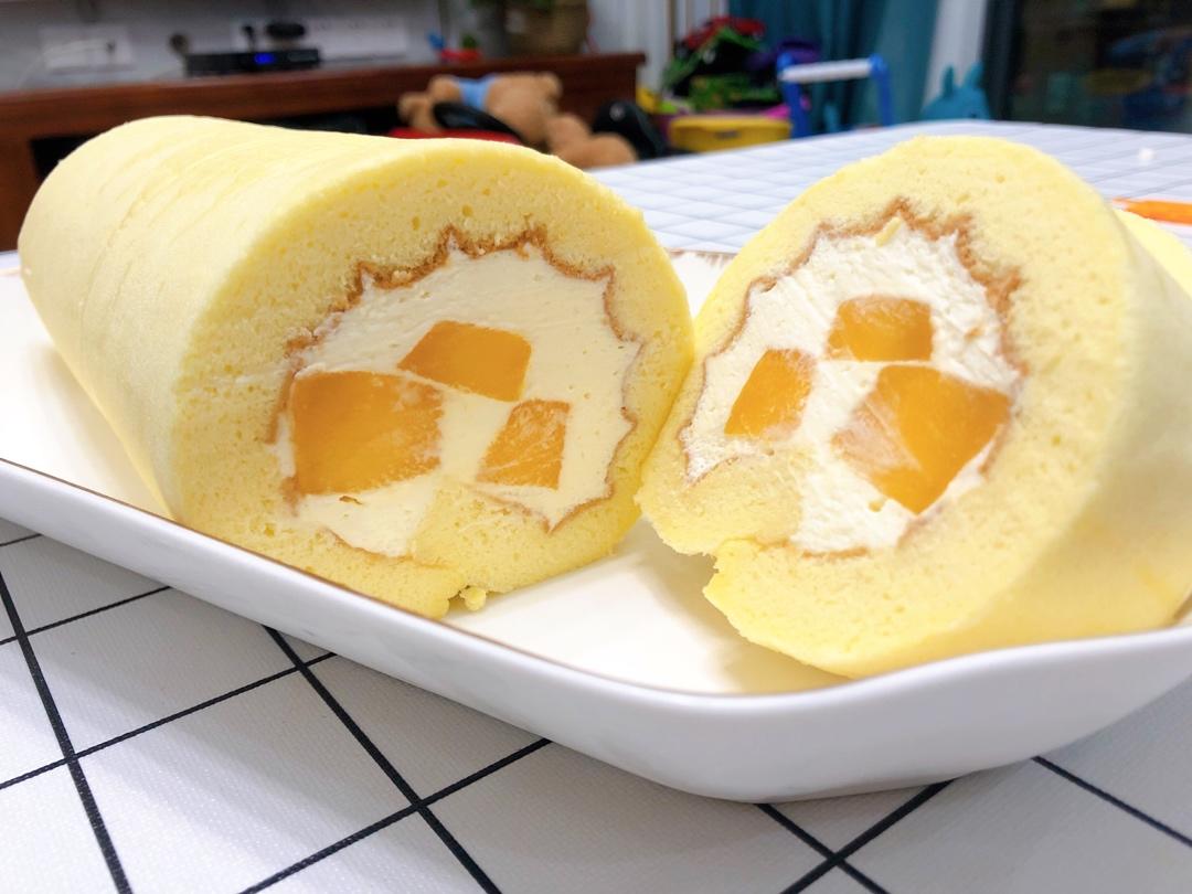 清新草莓蛋糕卷