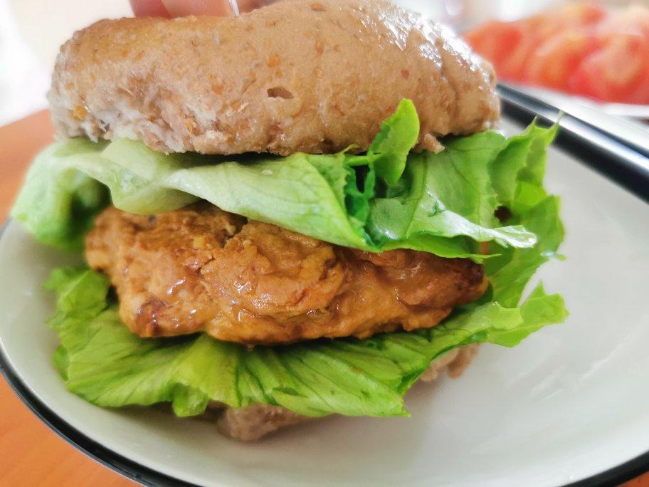 照烧豆腐鸡肉饼