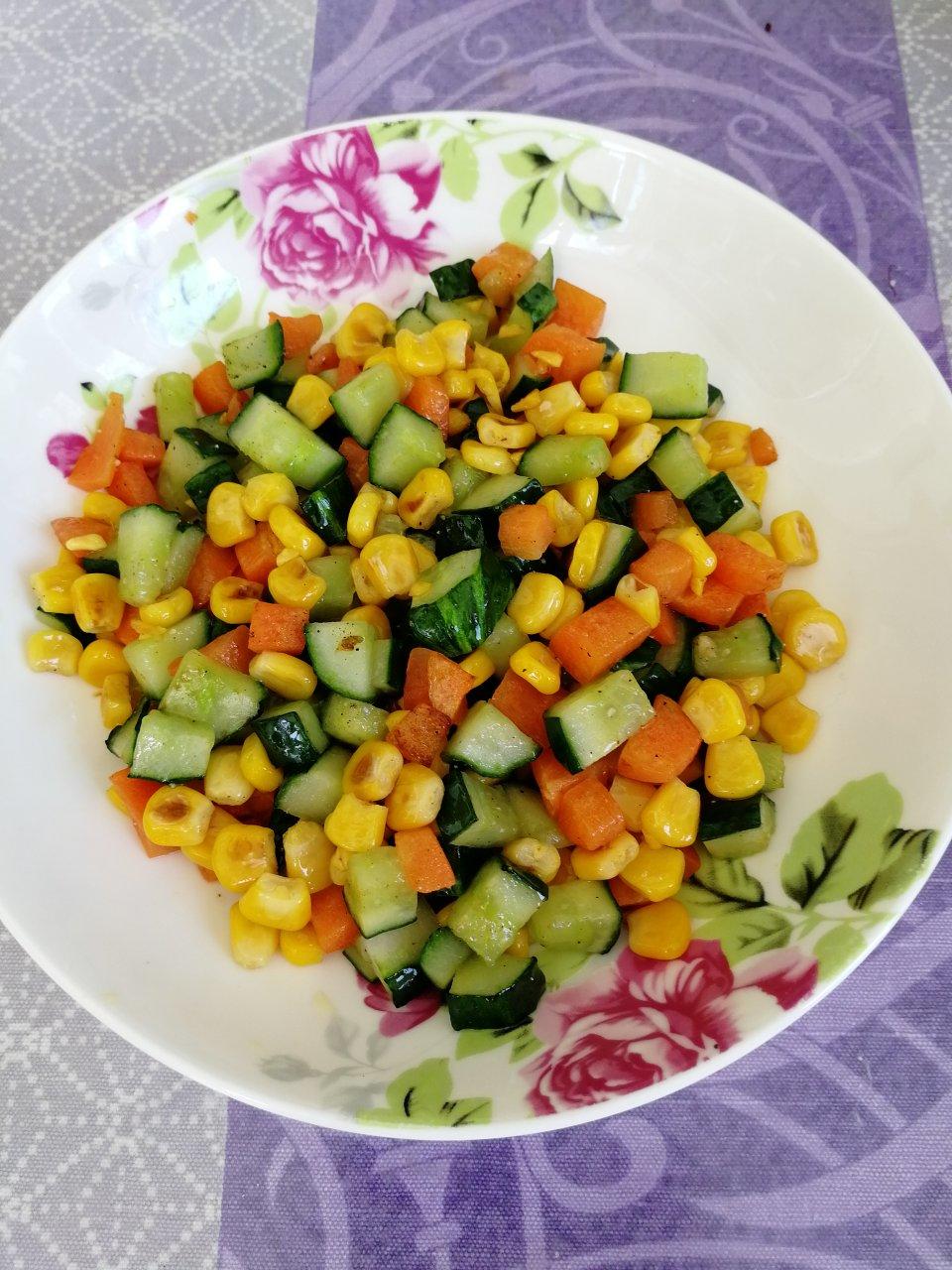 胡萝卜玉米炒黄瓜