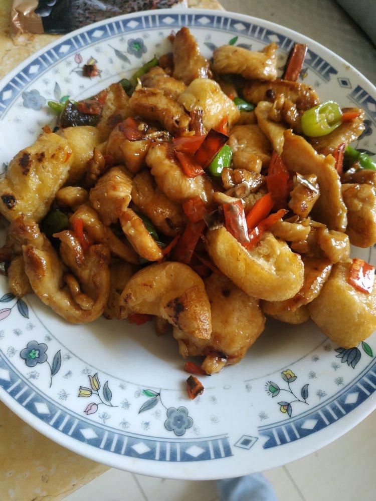 「鸡胸肉新吃法」孜然芹菜彩椒炒鸡胸肉