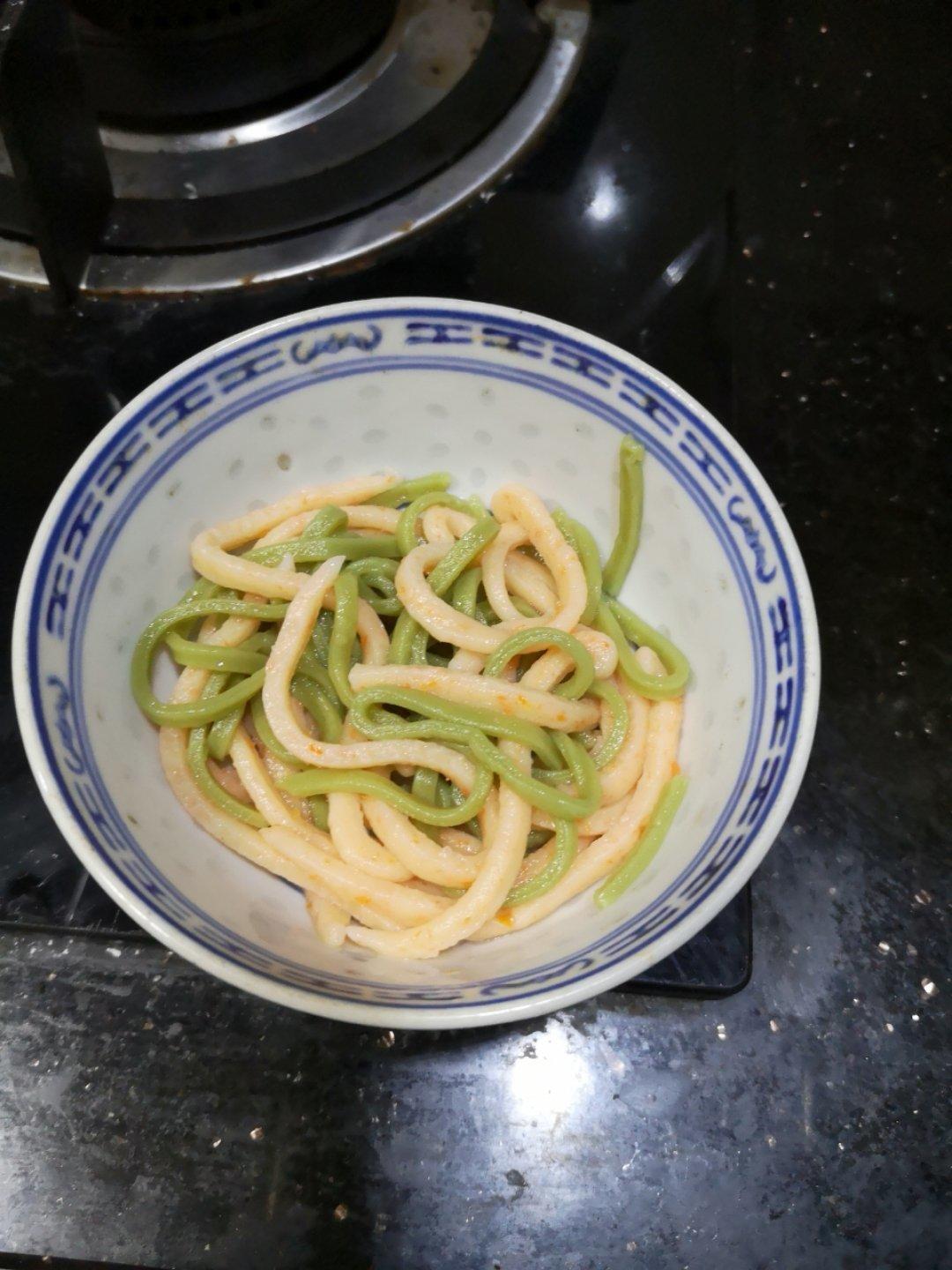 婴儿辅食：彩色卡通蝴蝶面