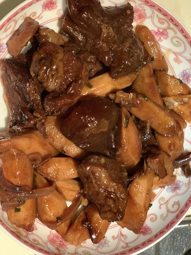减脂铸铁锅番茄胡萝卜山药炖牛腩
