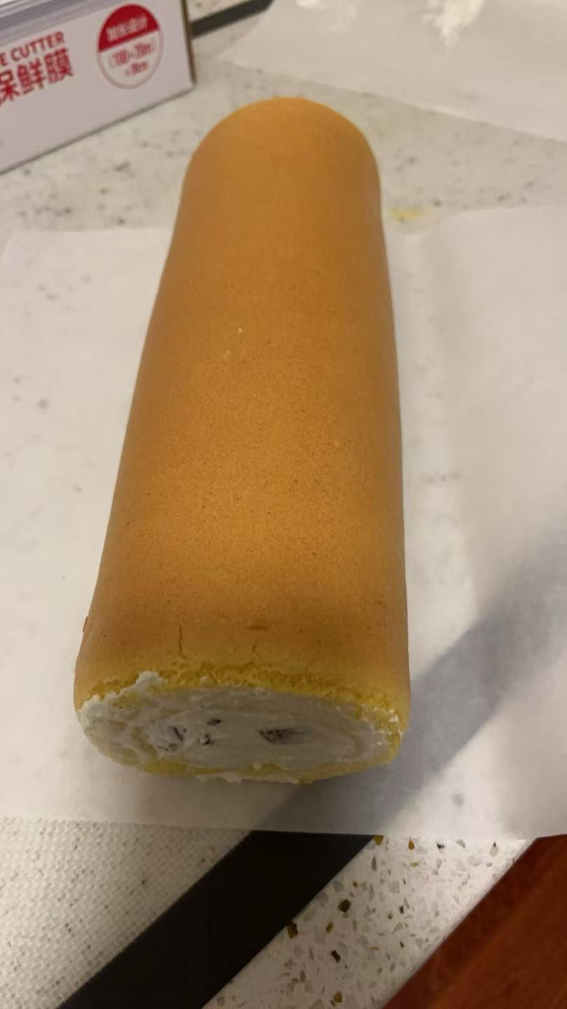 车厘子 草莓奶油卷