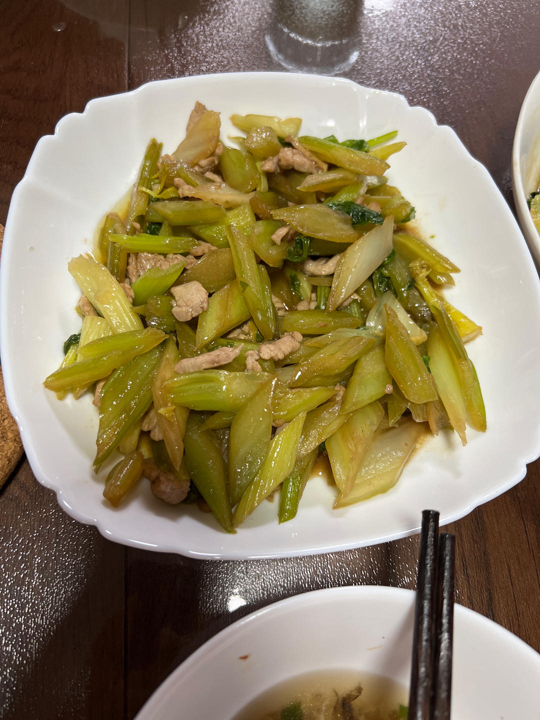 芹菜炒肉丝