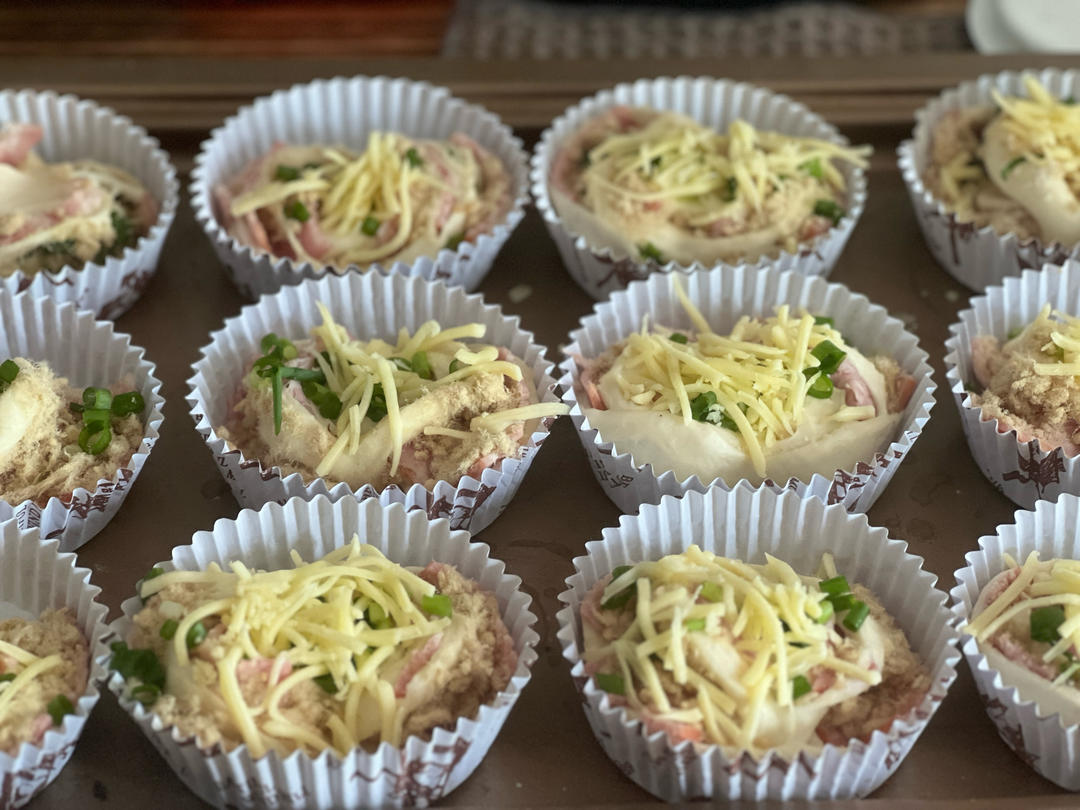 【低卡】肉松培根香葱包的做法 步骤12