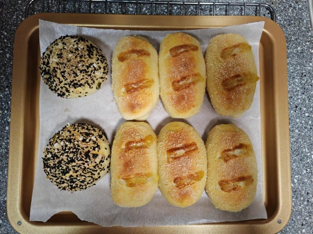 软乎乎的芝士肠仔面包，完爆面包店，放一周不硬