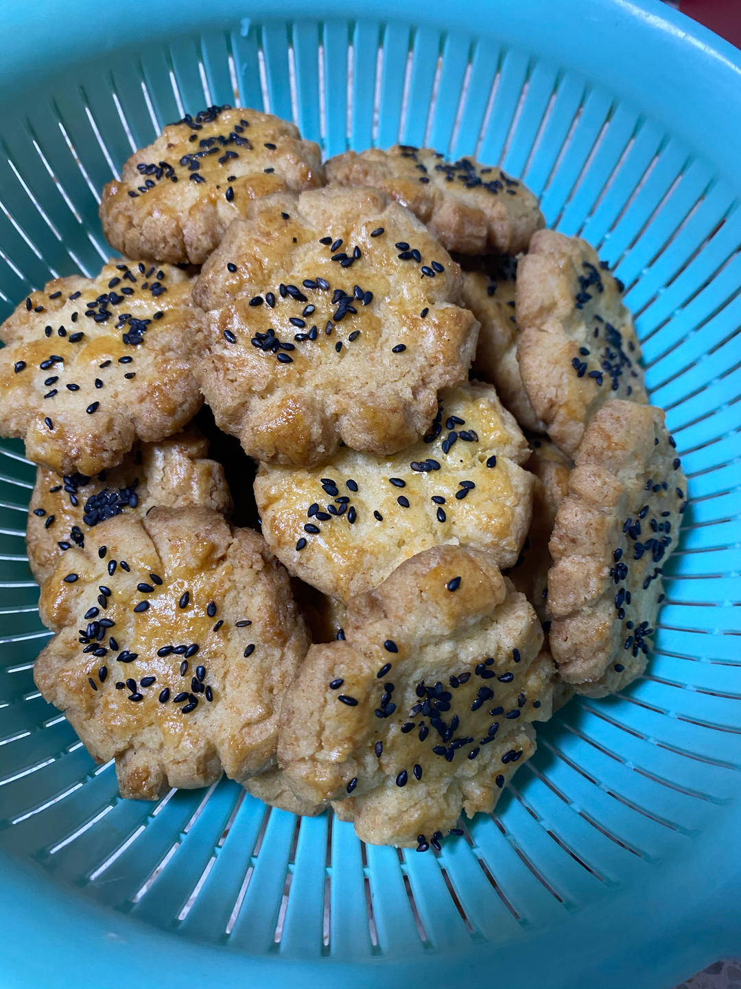 轻轻一按就碎掉的原味桃酥（不输猪油版）