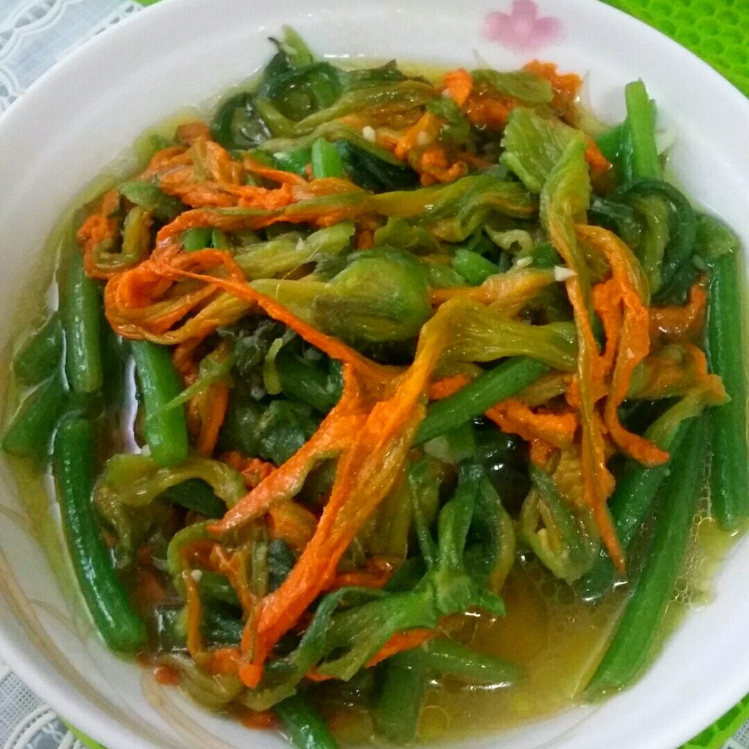 悠然小厨房做的清炒南瓜花