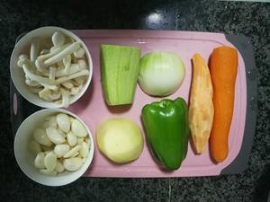 三汁焖锅（鸡翅锅+卡真粉版）的做法 步骤2