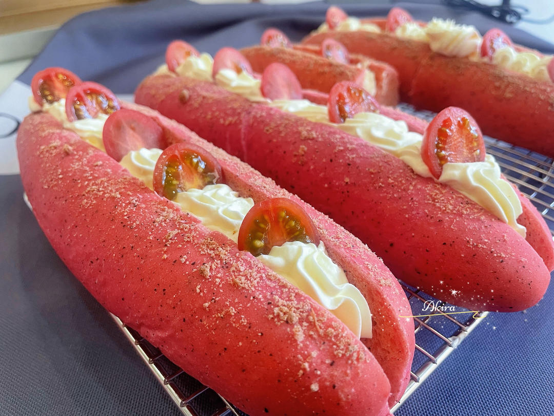 呆呆的啊湫做的什么在家也能做出和奈雪同款的草莓魔法棒面包