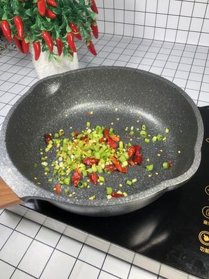 鸡蛋火腿肠炒饭的做法 步骤6