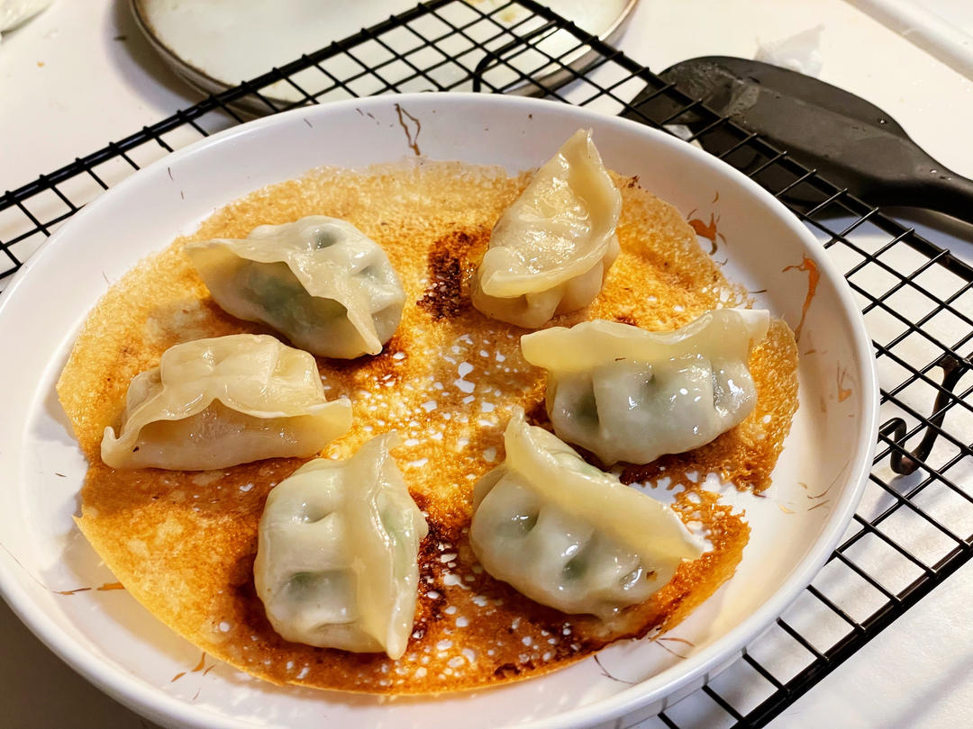 香脆美味的冰花煎饺