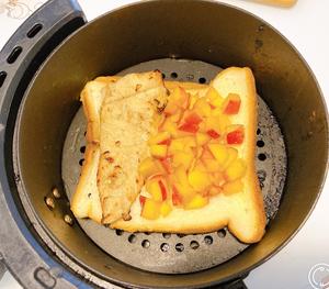 #减脂#甜蜜蜜的黄桃鸡肉面包的做法 步骤5