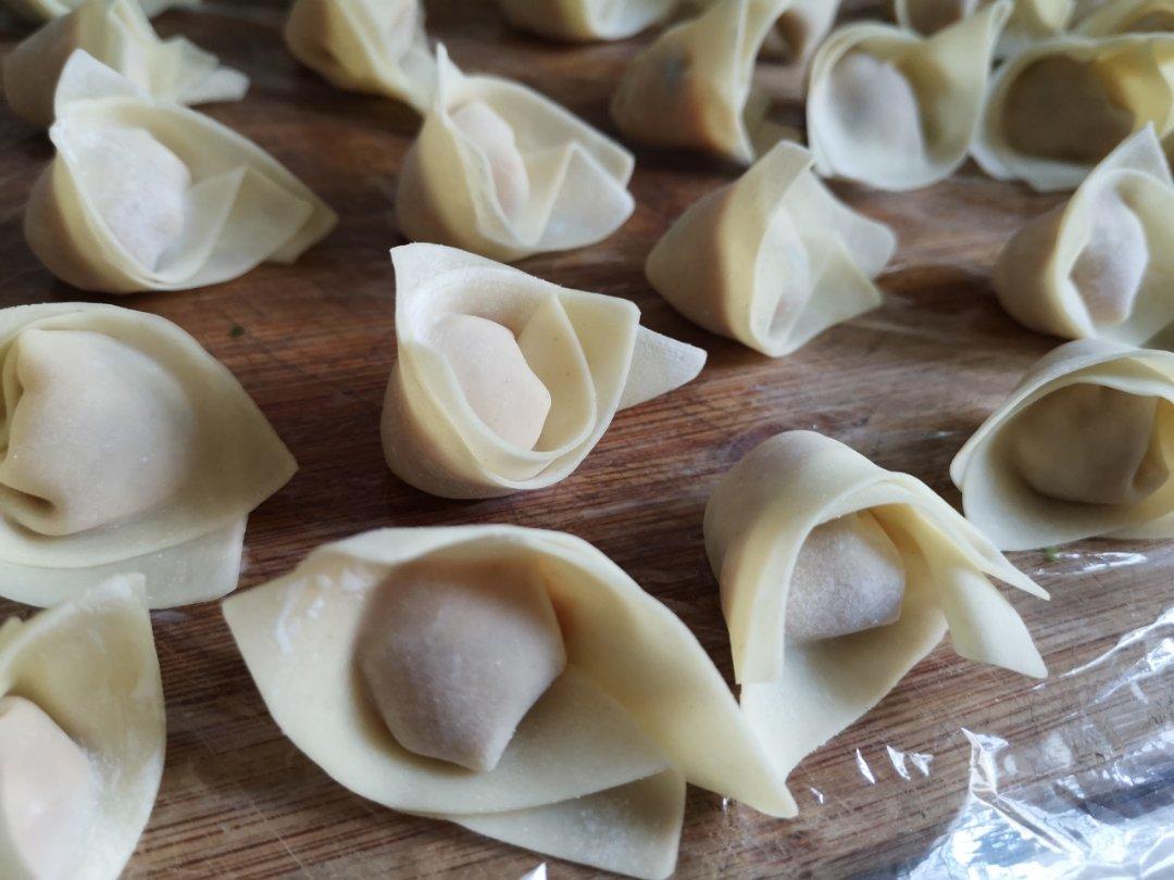 馄饨（两种包法）