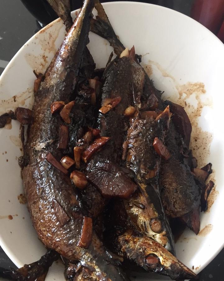 秋刀鱼炖萝卜