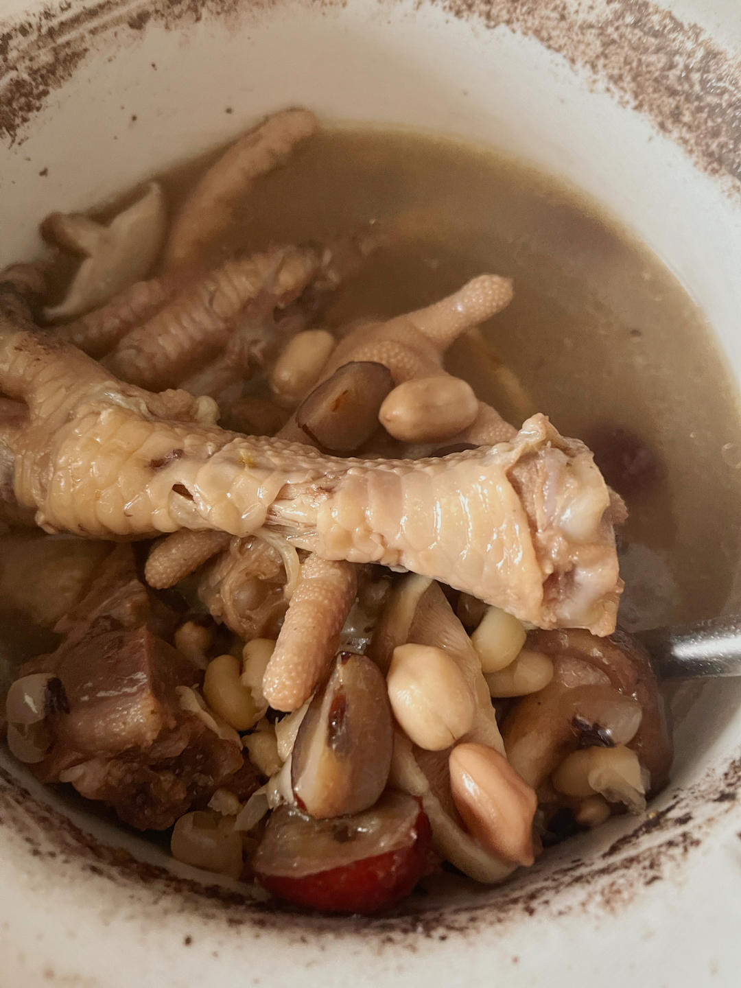 【眉豆花生煲鸡脚】简单步骤煲广东靓汤-祛湿利器
