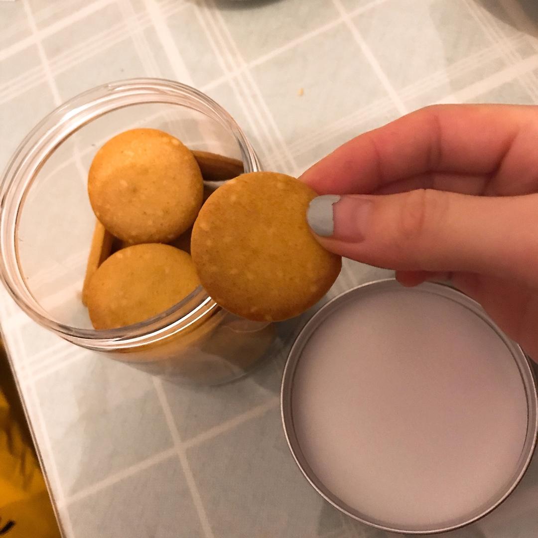 芝麻小薄饼