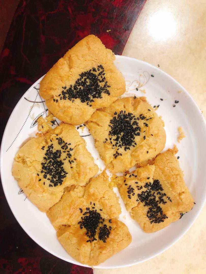 轻轻一按就碎掉的原味桃酥（不输猪油版）