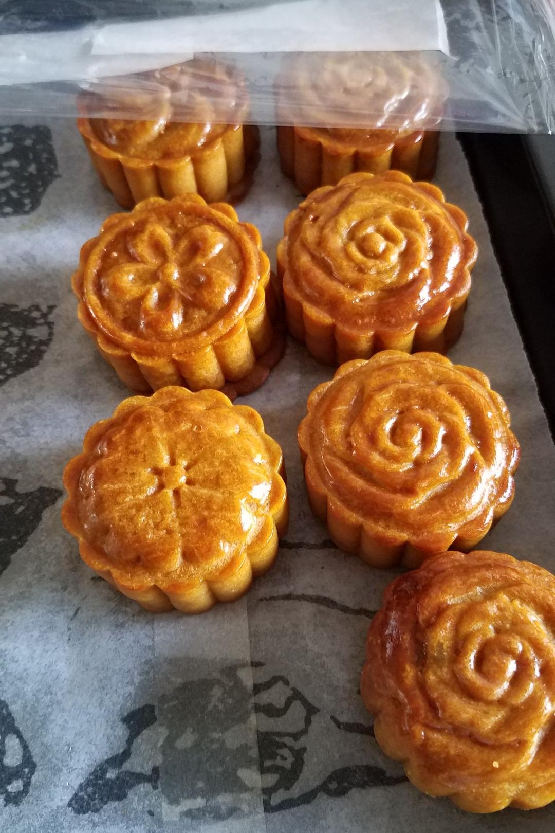 广式月饼——蛋黄莲蓉月饼