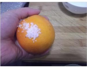 止咳良方 橙子炖瘦肉的做法 步骤1