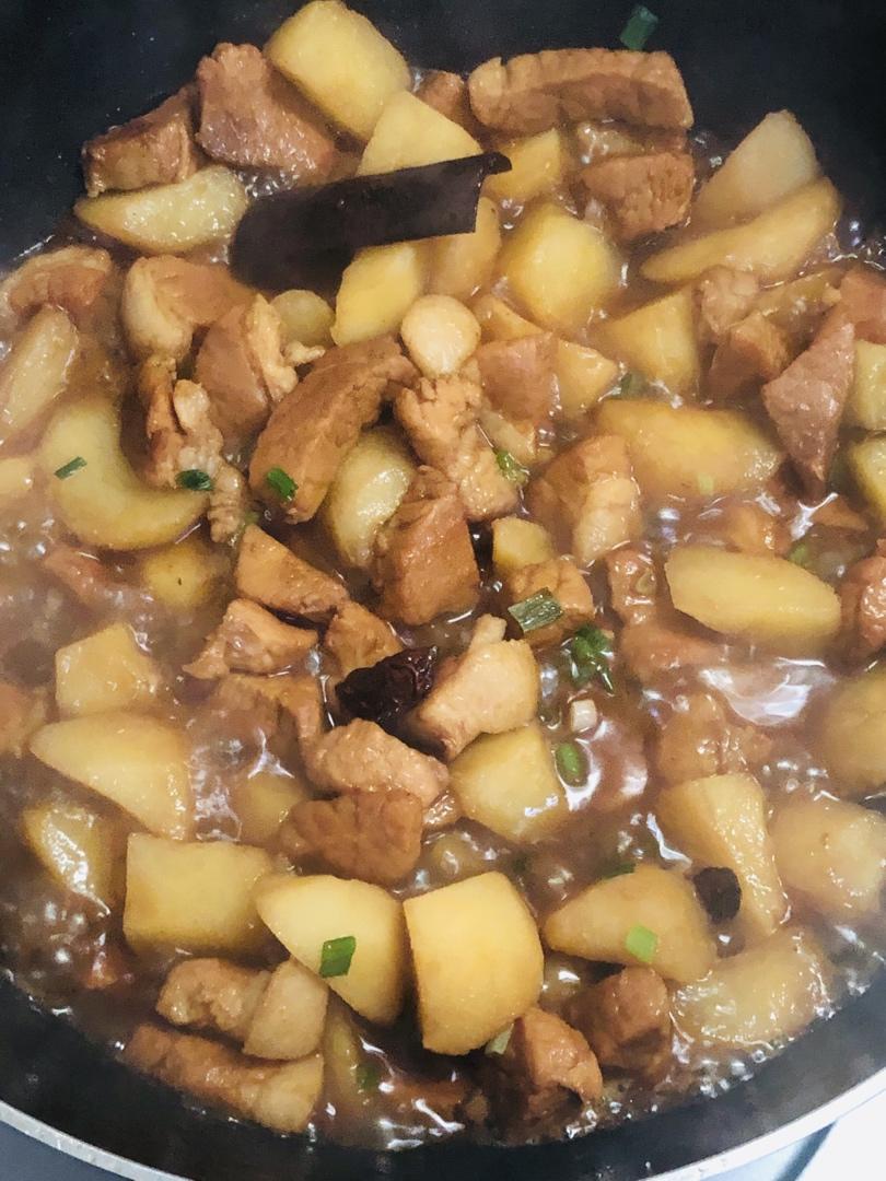 红烧肉炖土豆（丝毫不腻）