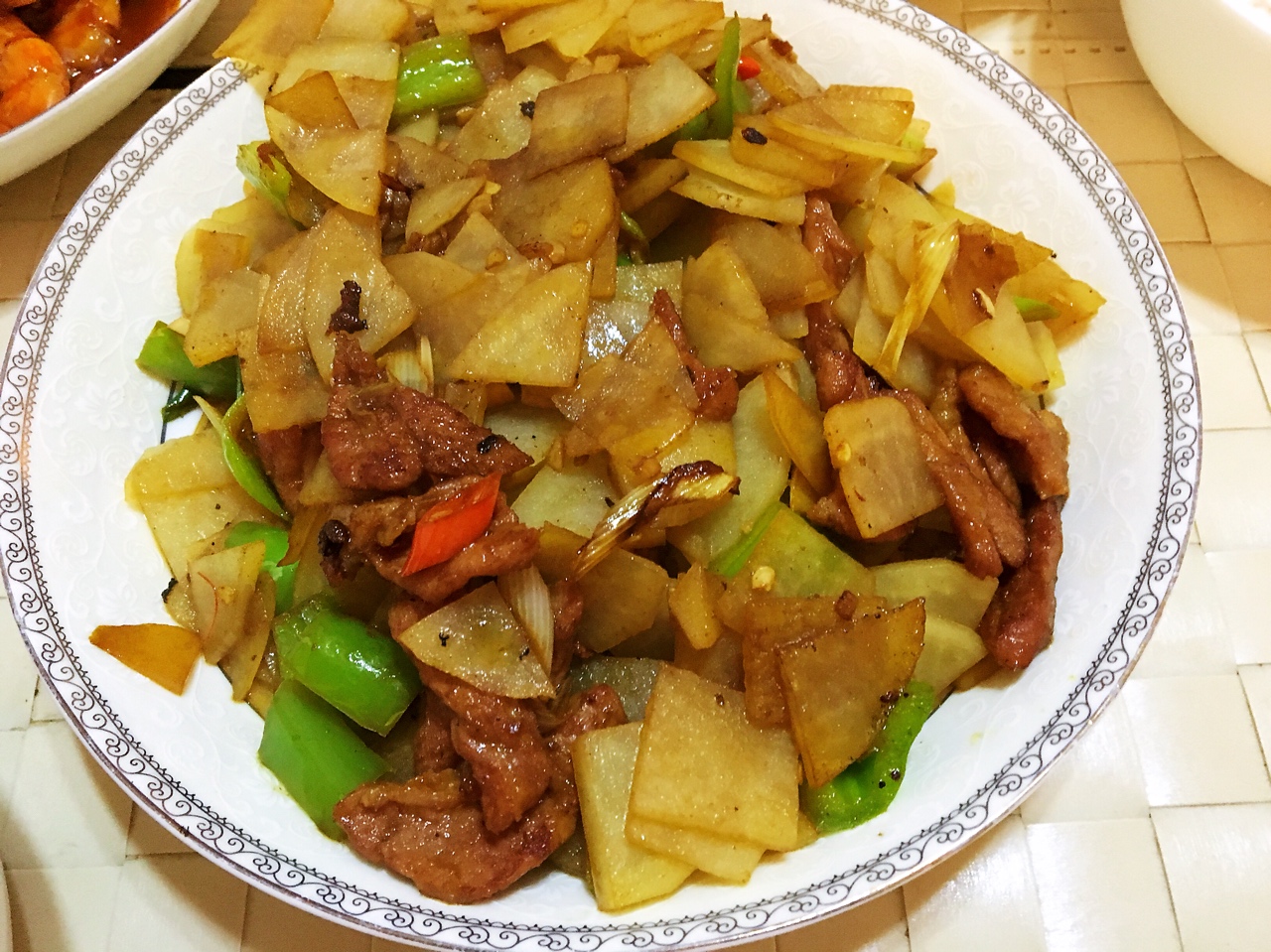 土豆片炒肉尖椒图片